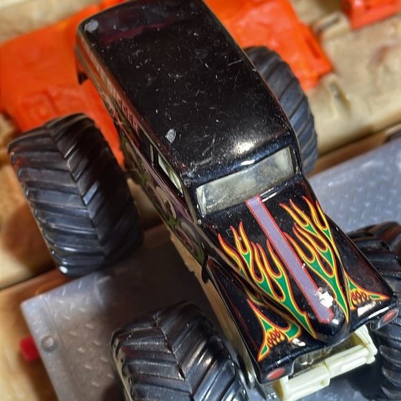 Mini Grave Digger - Picture 3 of 3